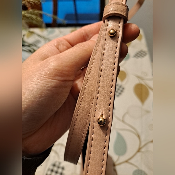 Samara Light Peony Pink Vegan Leather Crossbody Bag 🩷 - Picture 5 of 9